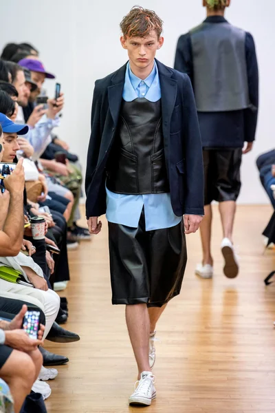 Look 2